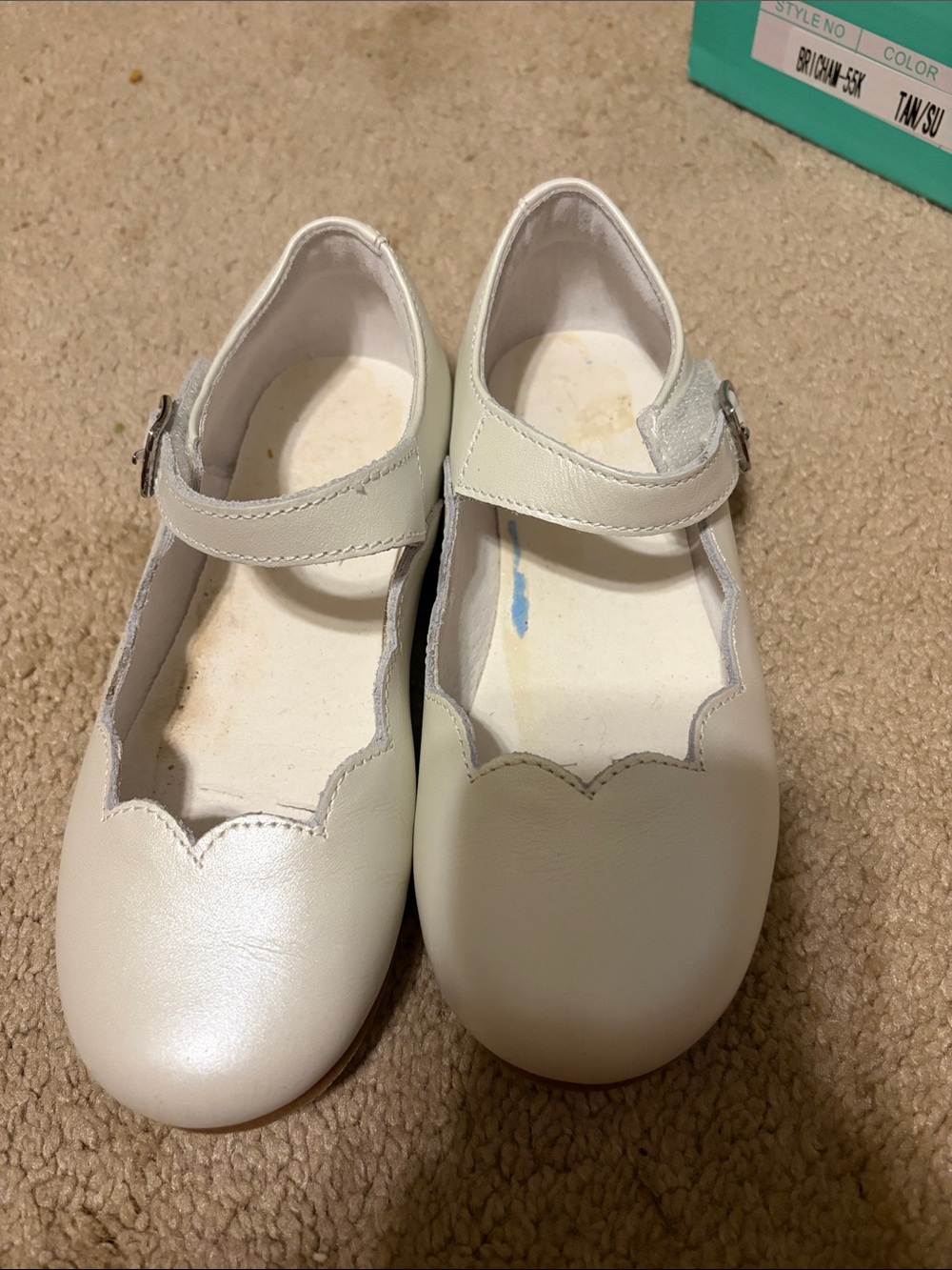 Girls White Mary Jane Dress Shoes with Scalloped Edge